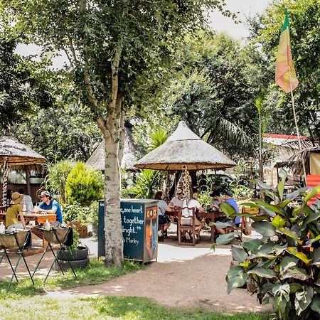 Lebo'S Soweto Backpackers Hostel Екстериор снимка