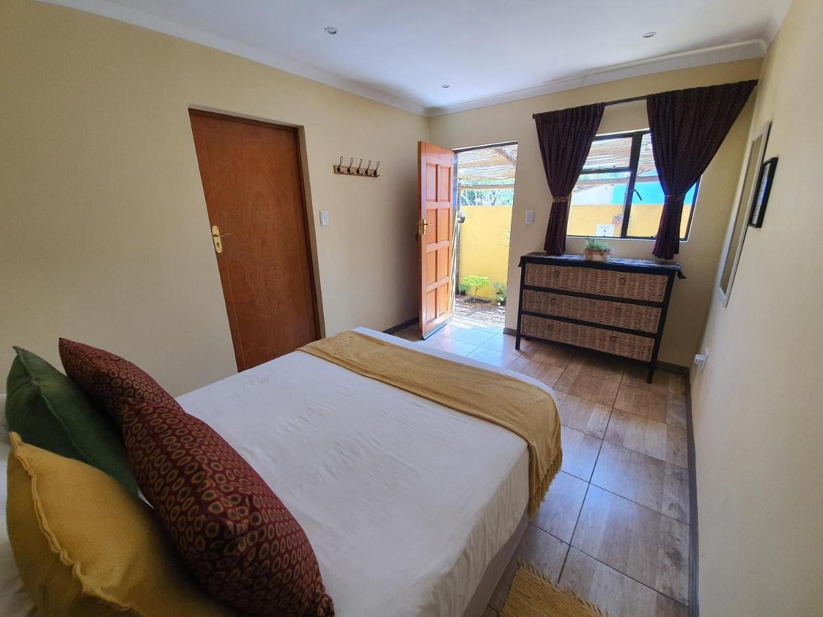 Lebo'S Soweto Backpackers Hostel Екстериор снимка