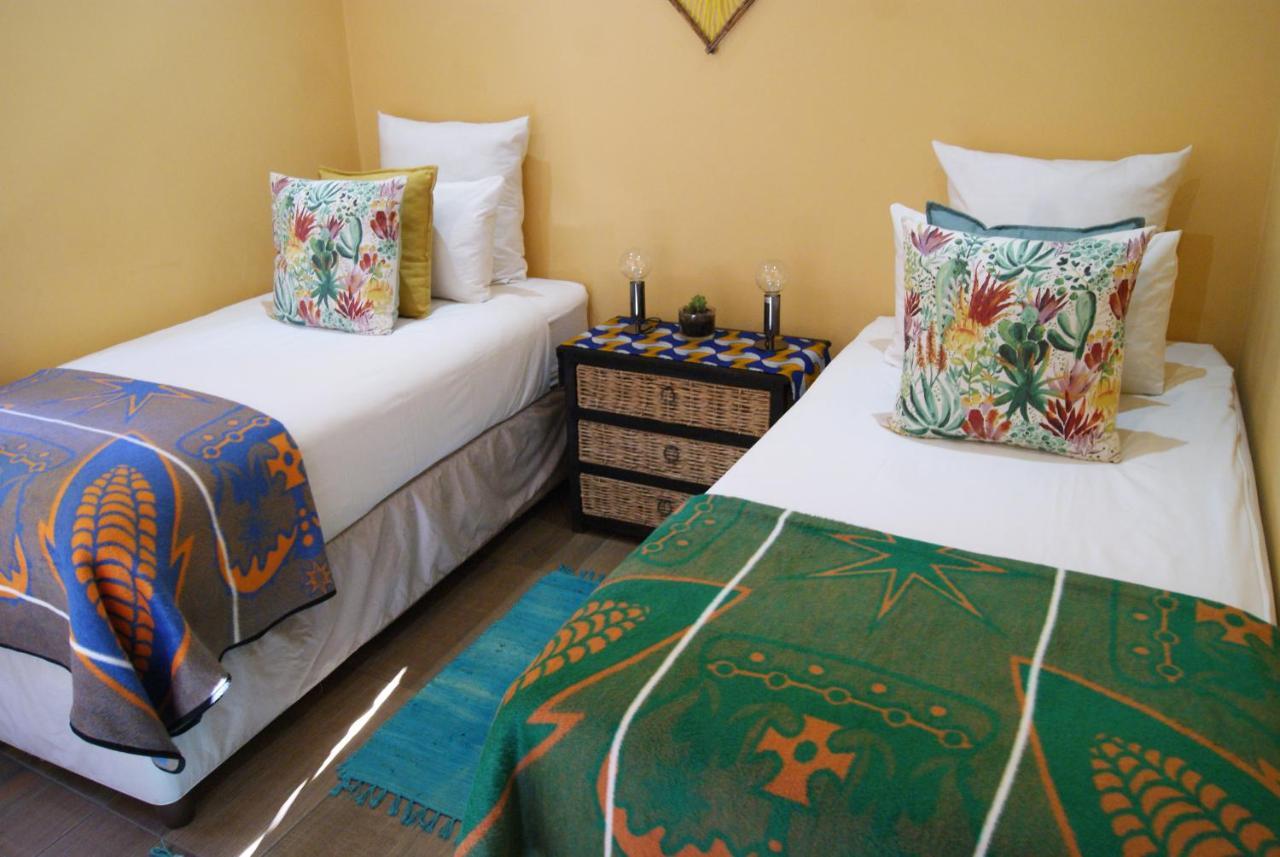 Lebo'S Soweto Backpackers Hostel Екстериор снимка