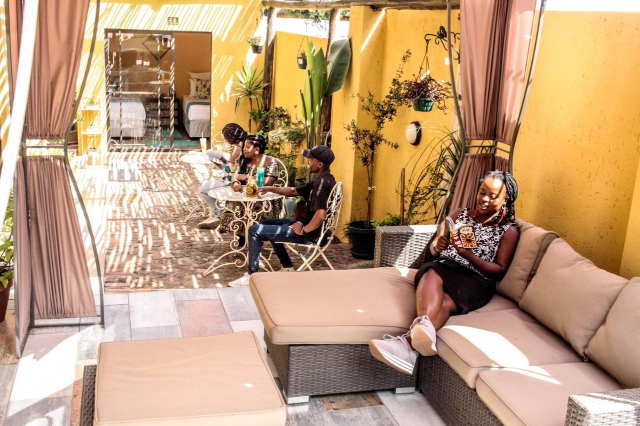 Lebo'S Soweto Backpackers Hostel Екстериор снимка