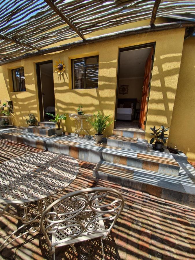 Lebo'S Soweto Backpackers Hostel Екстериор снимка